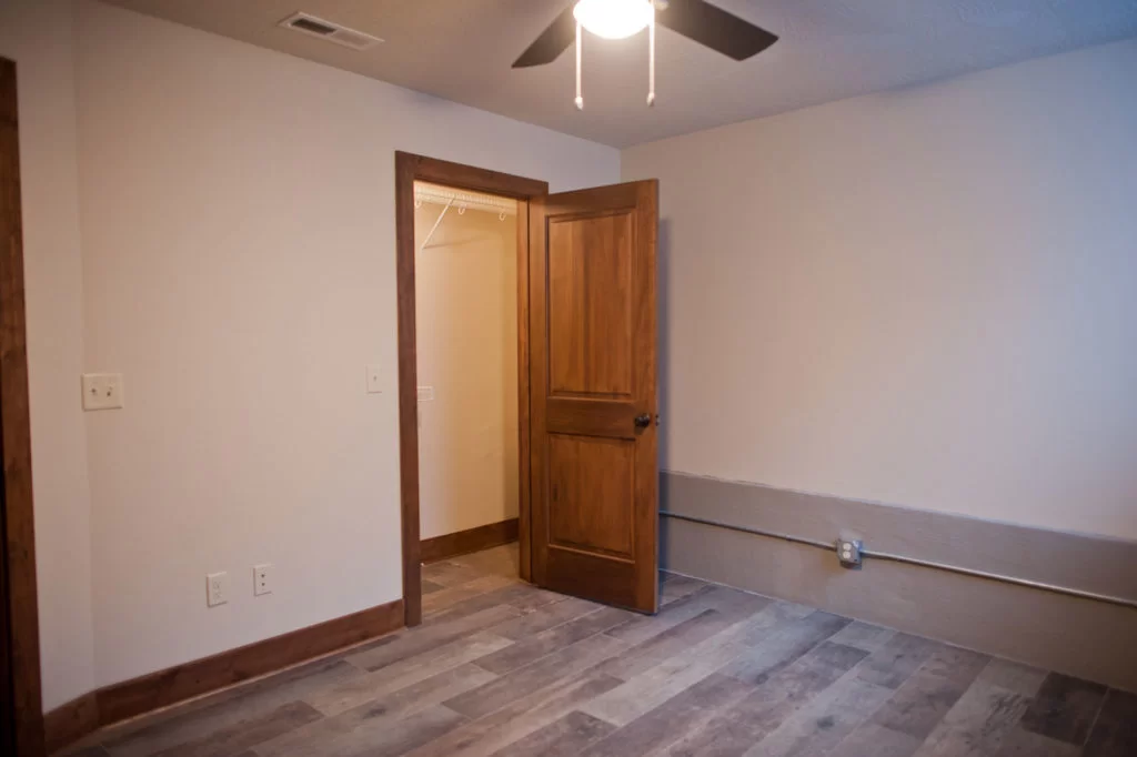 SLApts_010-biscuit-west