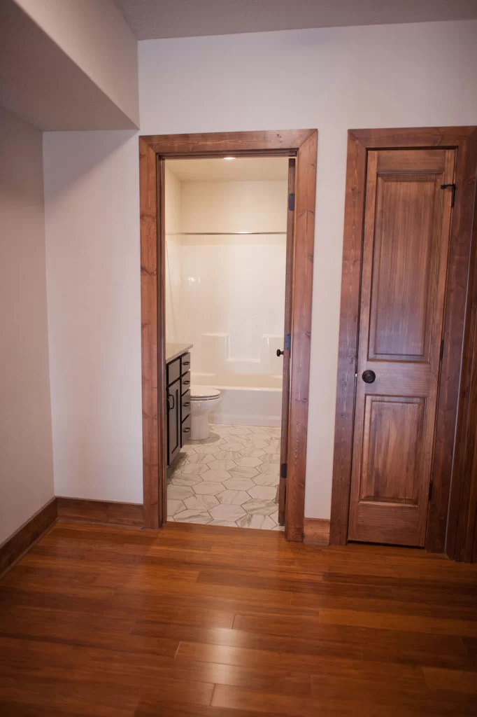 SLApts_012-biscuit-west