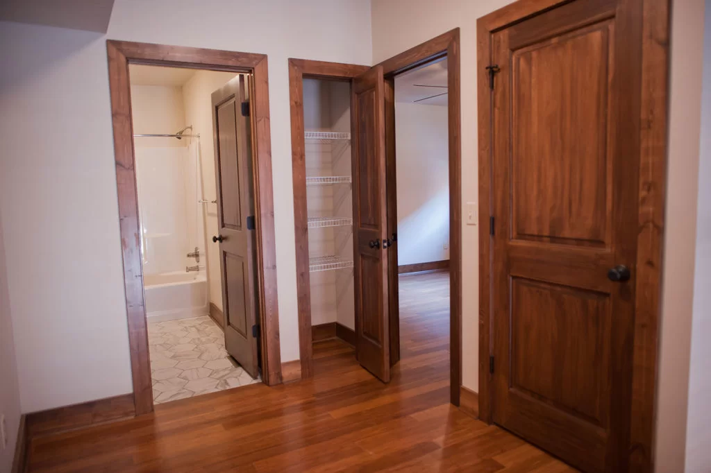 SLApts_015-biscuit-west