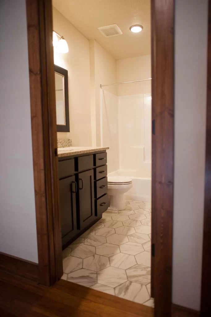 SLApts_016-biscuit-west