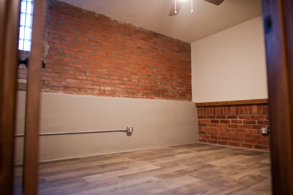 SLApts_044-biscuit-west