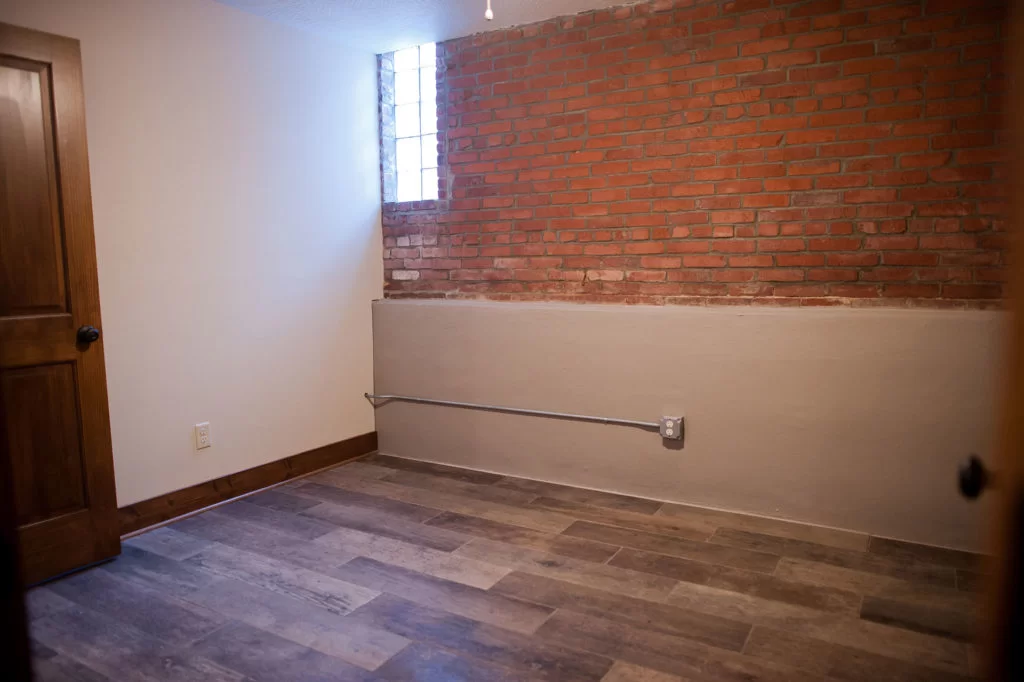 SLApts_045-biscuit-west